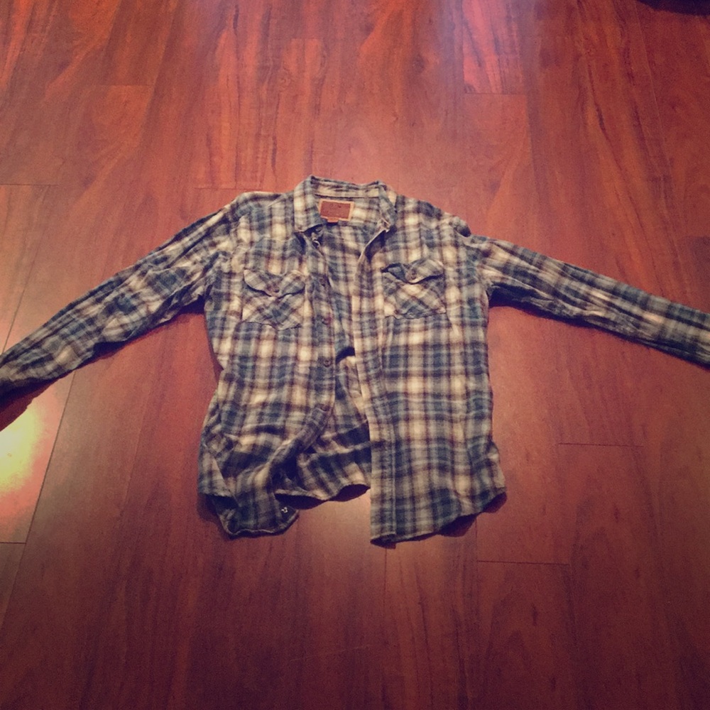 Men’s flannel style shirt